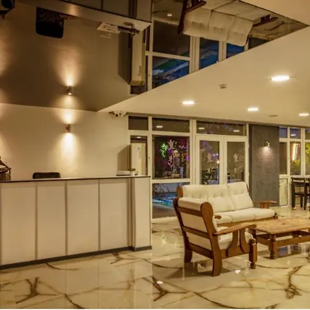 Aparthotel Serenity Lara *